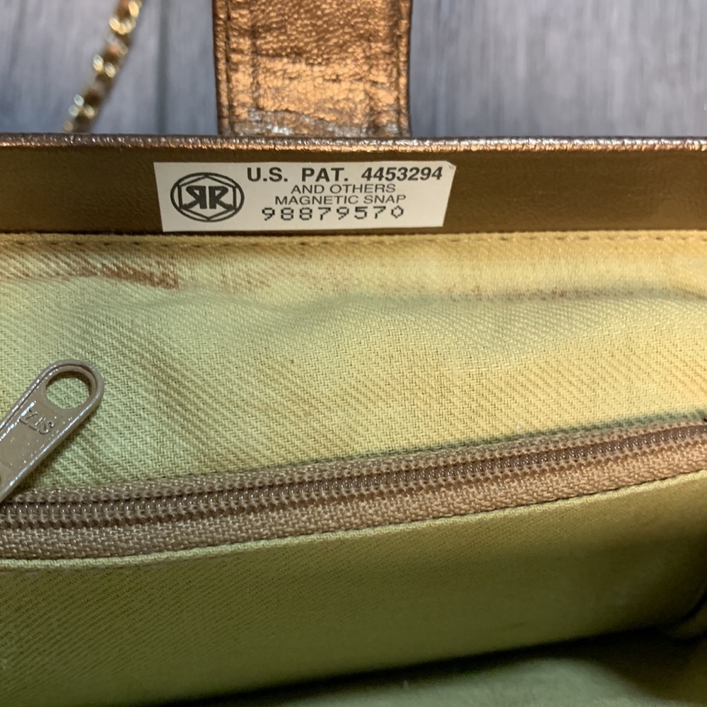 🚫SOLD🚫
Vintage Rose Gold Mesh Metal Purse - Picture 6 of 6
